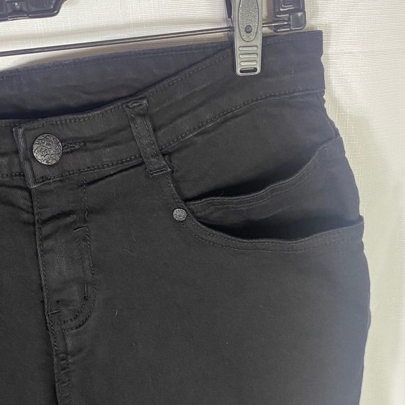 Women’s Straight Jeans With Big Pockets - Picture 3 of 8
